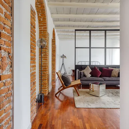 Apartment Joivy Superb In The Centre Of Milan