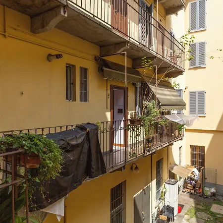 Happy - Naviglio Grande