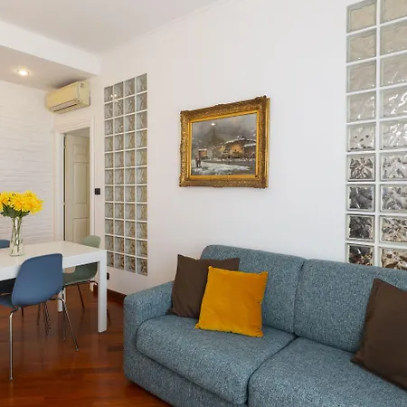 The - Floor Apartment Milan