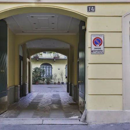 Voghera Fashion District 아파트 밀라노