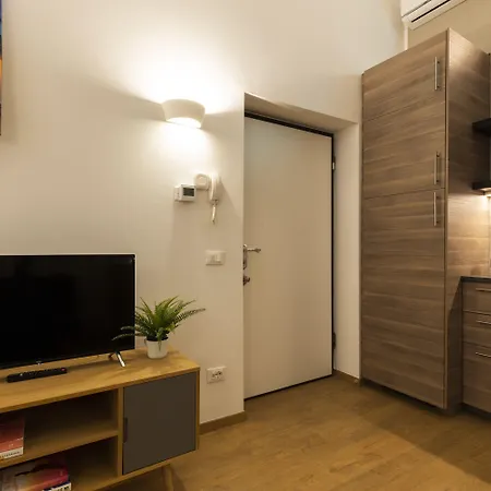 Voghera Fashion District *