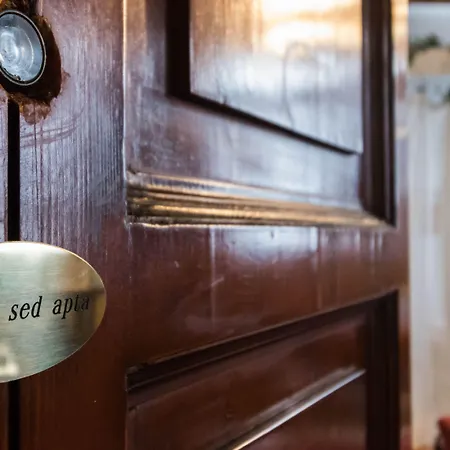 Italianway - Santa Maria Fulcorina 11 * Milano