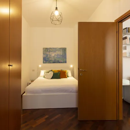 Urban Retreat - Isola District Διαμέρισμα