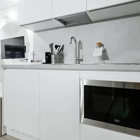 Italianway Apartament *