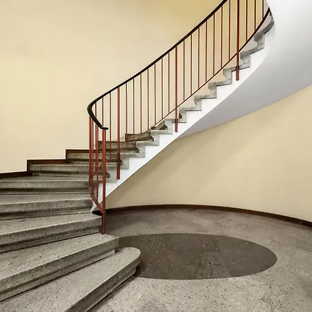 Adore & 호텔 *