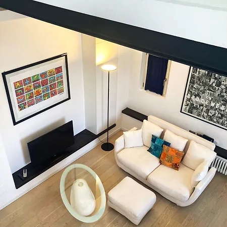 아파트 Cozy And Bright Flat In Isola *