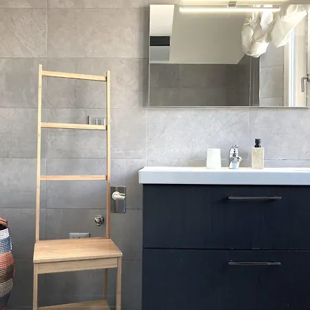 아파트 Cozy And Bright Flat In Isola