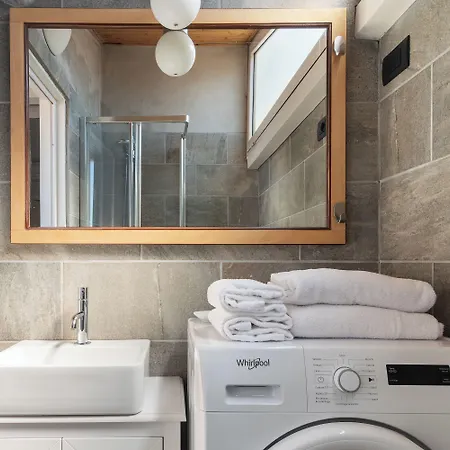 Easyhomes - Navigli Terrace Apartman