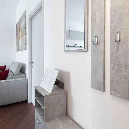 Italianway - Lorenteggio 30 Daire *