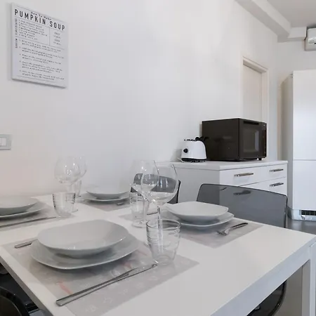 Lägenhet Italianway Easy - Plinio 64 Milano