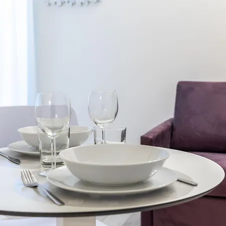 Italianway Apartment *