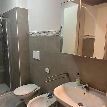 Private In Isola-farini * Mailand