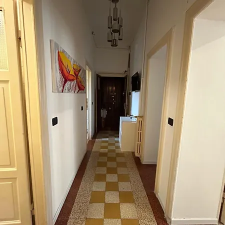 Traditional Isola District - Shared Privatunterkunft *