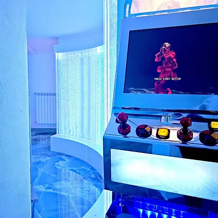 The Igloo -luxury Eclectic - Jacuzzi - Milanoflats 샬레 *