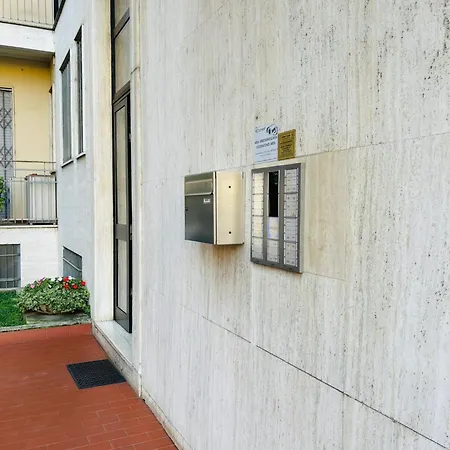 New Brenta 10 Minutes To Duomo M3-15 Minutes To Linate - Full Furnished Wi-fi,amazon Prime And *