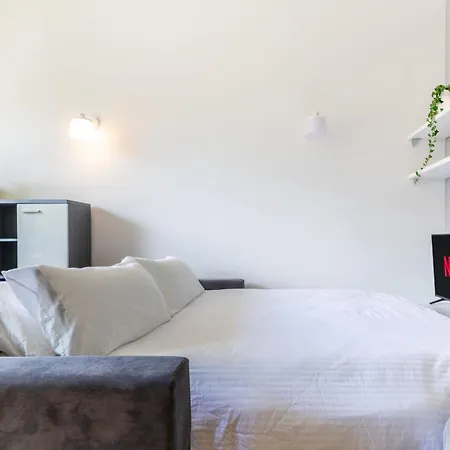 Duomo 10 Minutes Walk- Modern Design Milan