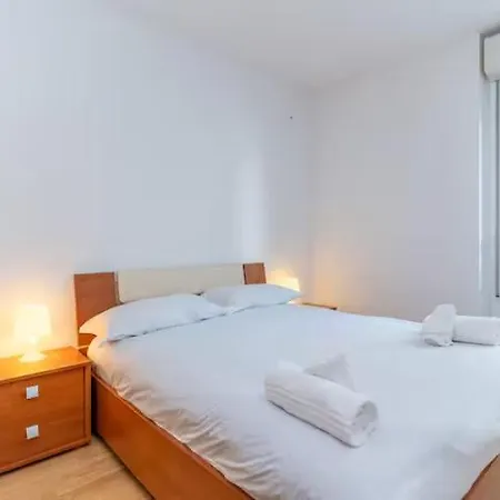 Appartement Ampio Trilocale Con Garage, 2 Terrazzi E Wifi