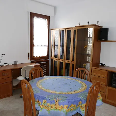 I Girasoli - Quiet For Center And Fairs With Free Wi-fi Apartman