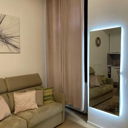 Glamour House Moscova Daire