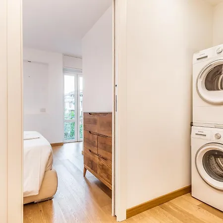 شقة Luxury Via Montenevoso 4 Pax Wi-fi ميلان