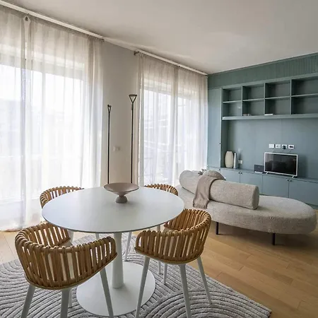 Skyline View & Design Porta Nuova Апартаменты *