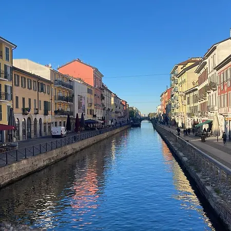 Elena S Navigli شقة *