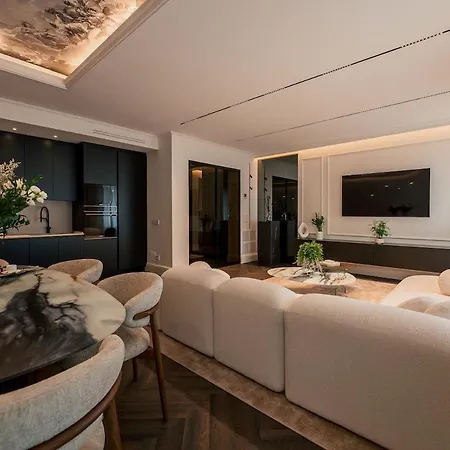 Exclusive Domus Gaudia * Rome