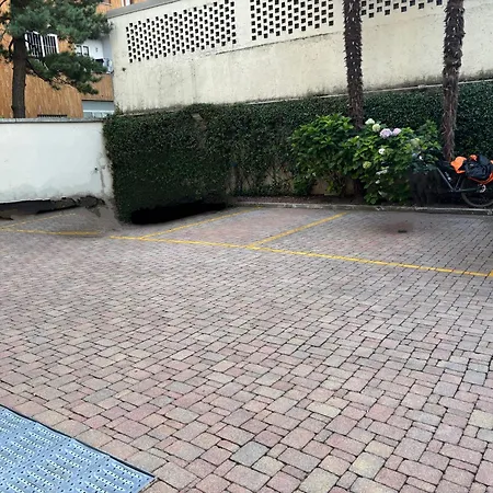 Charme Milanese, Sansiro, Citylife, Tram To The Duomo Mailand