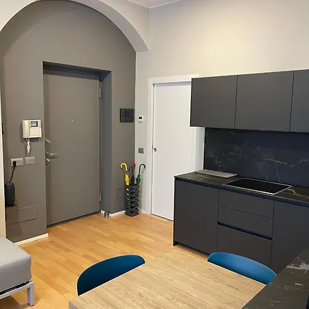 Modern Flat Historical Center Colonne San Lorenzo Navigli 아파트