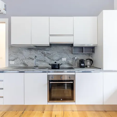 Duomo 10 Minutes Walk- Modern Design Apartment *