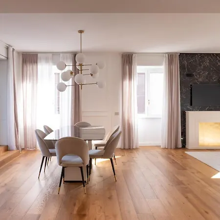 Lusso, Stile E Un Meraviglioso Terrazzo Nel Cuore Di * Milano