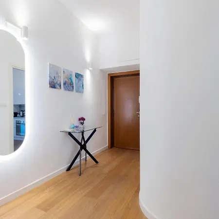 Trilocale Con Aria Condizionata E Parcheggio Privato Fronte * Milan