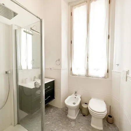 In Front Of Metro Cadorna La Casa Degli Artisti Appartement