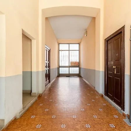Vecchia Milano, 10 Minutes From The Duomo Апартаменты Милан