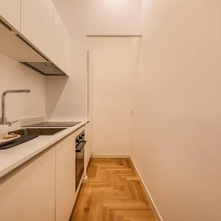 1 From Metro-new Luxury Studio-pta Venezia 7 Apartament Mediolan