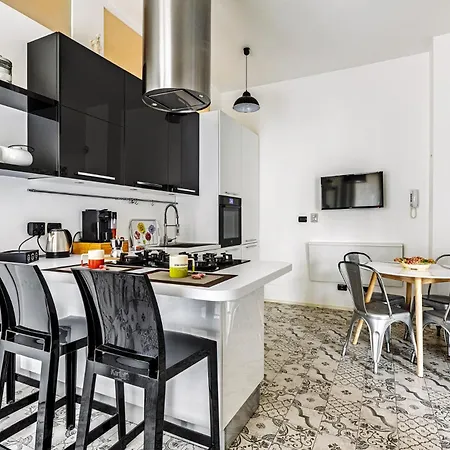 Daire Luminoso Trilocale Vicino Stazione *