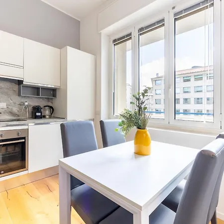 Duomo 10 Minutes Walk- Modern Design Apartment