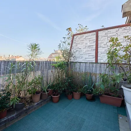 Attico Con Terrazzo - - Duomo 10min *