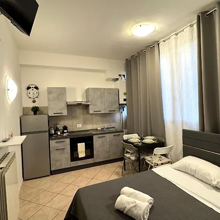 Dergano 1 Near Metro Stop 3*