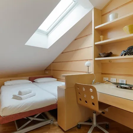 Guesthost - Navigli Modern Flat Appartement *