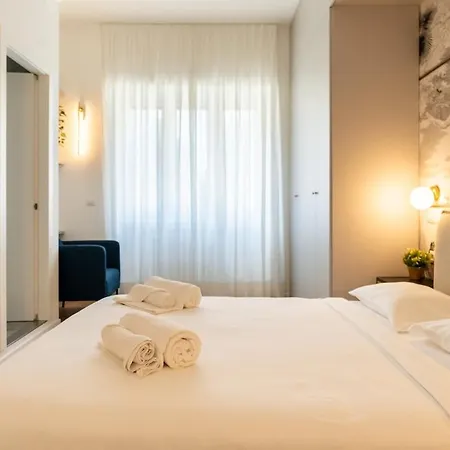 Luxury Jungle - Center * Milan