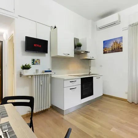 Station In 15 Min, Charming *