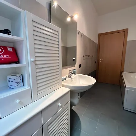 Kibilu - Cozy Few Steps From Duomo Centre 아파트 밀라노