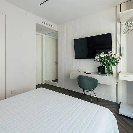 Exclusive Domus Gaudia