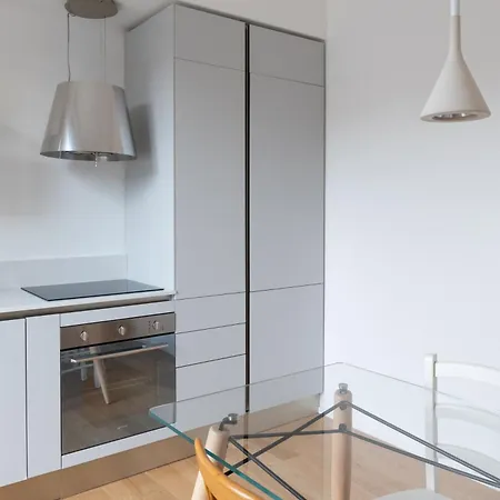 Luminoso Trilocale Con Ampio Terrazzo - Mirable Pm Lägenhet