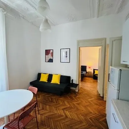 Correggio 44 - Velo ميلان