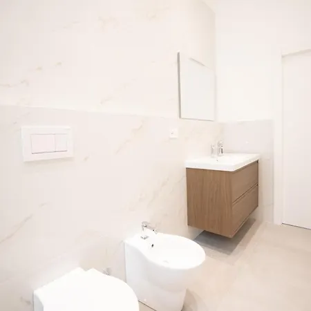 Isola - Leobrothers - Conte 1 Apartman *