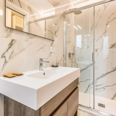 Luxury Via Montenevoso 4 Pax Wi-fi ميلان