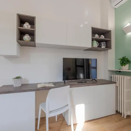 Pomponazzi 19 Two-room In The Bocconi Area Апартаменты *