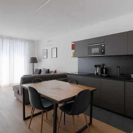 Guesthost - Modern Near Porta Venezia *